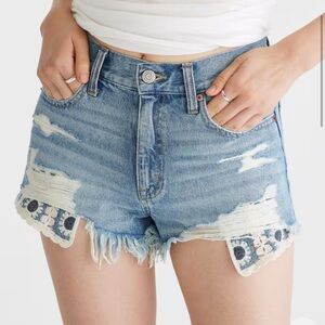 NWT Aeropostale High Rise Shorty Shorts Women’s Size 2 Light Wash Frayed Denim